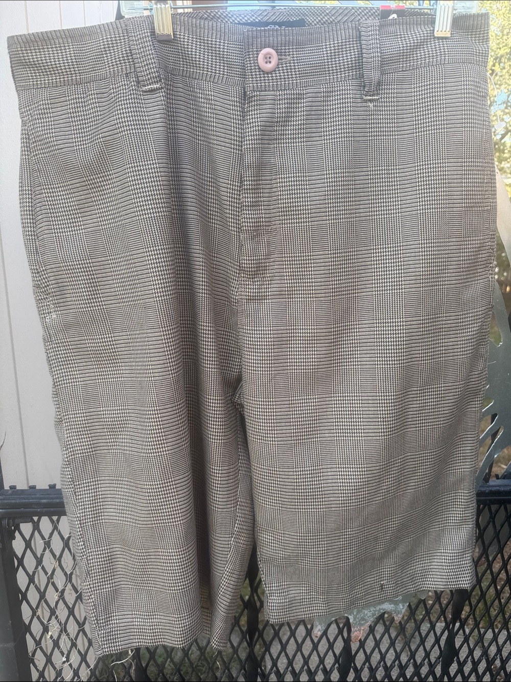 Men's Flat-Front Plaid Shorts in Gray